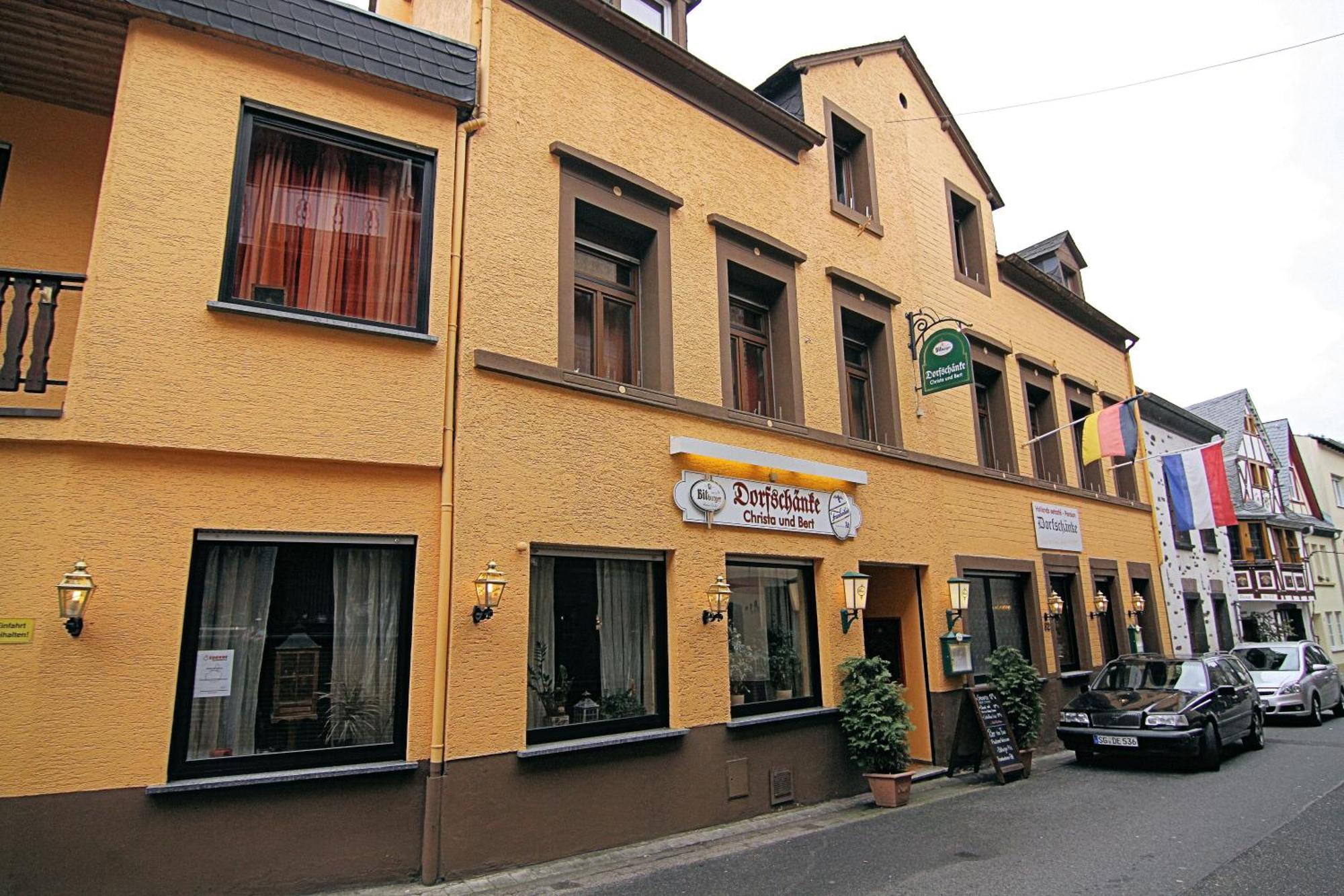 Hotel Zur Dorfschaenke Klotten Exterior foto